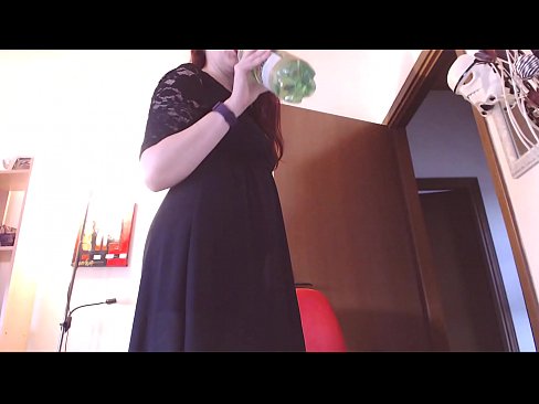 ❤️ Ein unterwürfiger Sklave, der schmutzige und üppige Höschen liebt, wird gezwungen zu masturbieren, nachdem er dieses Video gesehen hat! ️ Fucking video bei uns ❌