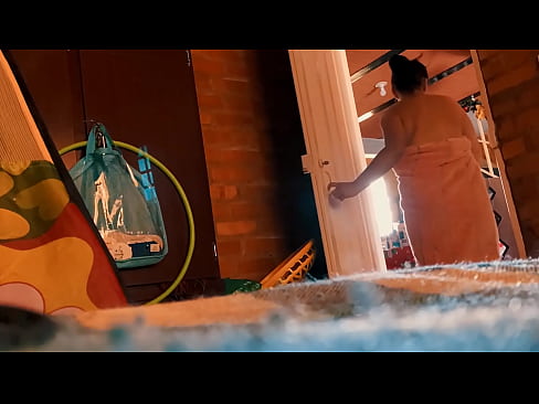 ❤️ Mein Onkel folgt mir in die Dusche, er fickt mich, während ich dusche. ️ Fucking video bei uns ❌